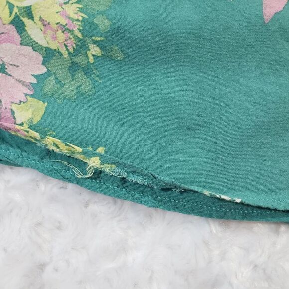 Torrid size 2 green floral top - Picture 6 of 7